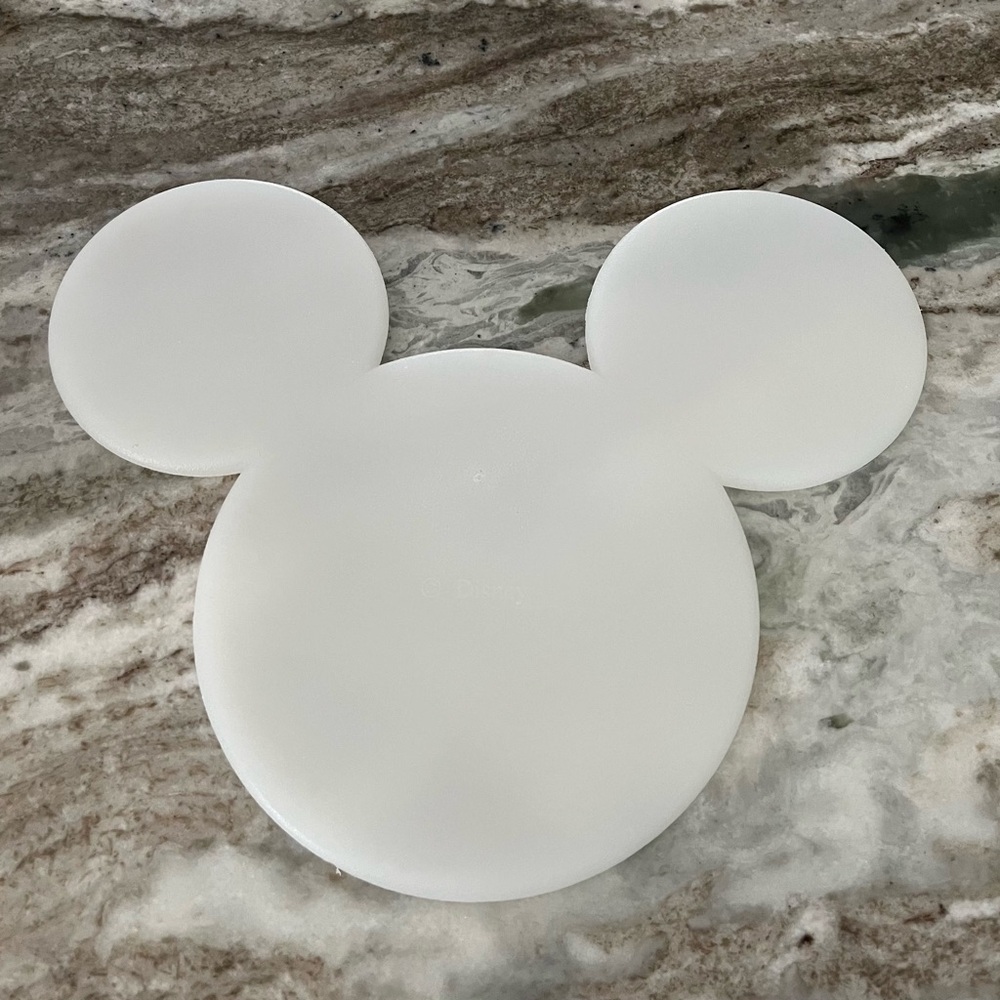Disney Mickey Mouse cutting board/serving tray - Picture 8 of 13